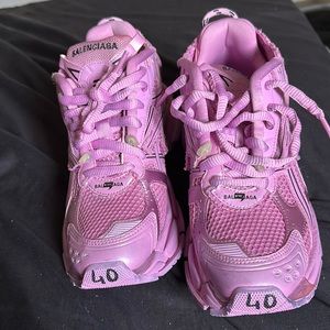 Pink Balenciaga Runner Size 40
